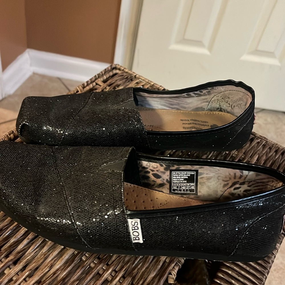 Bob’s sparkly canvas shoes